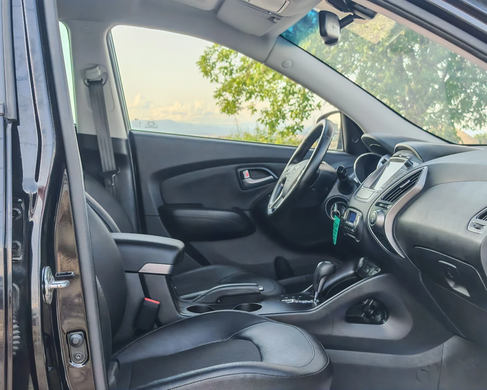 Hyundai IX35 2.0 136 К.С. АВТОМАТ! 4X4! , снимка 10 - Автомобили и джипове - 55180050