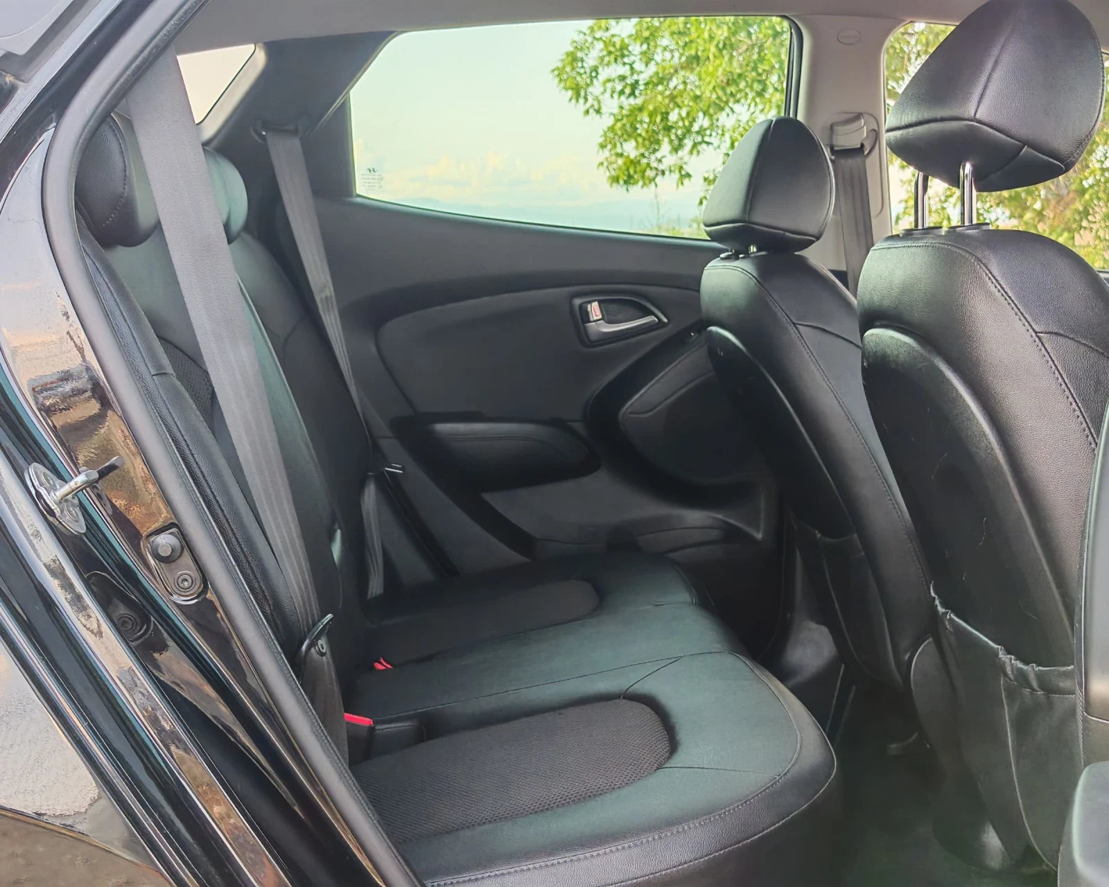 Hyundai IX35 2.0 136 К.С. АВТОМАТ! 4X4! , снимка 12 - Автомобили и джипове - 55180050