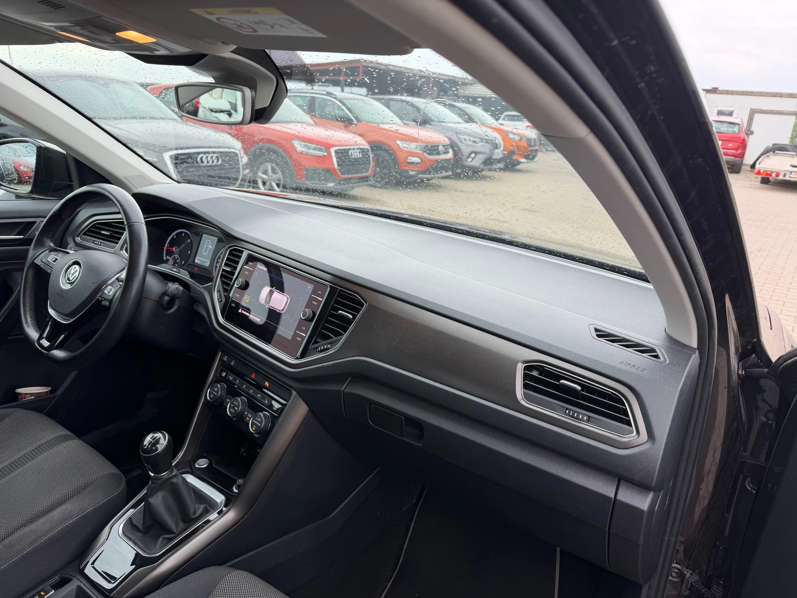 VW T-Roc 1.6TDI NAVI/KAMERA EURO 6, снимка 10 - Автомобили и джипове - 55407248