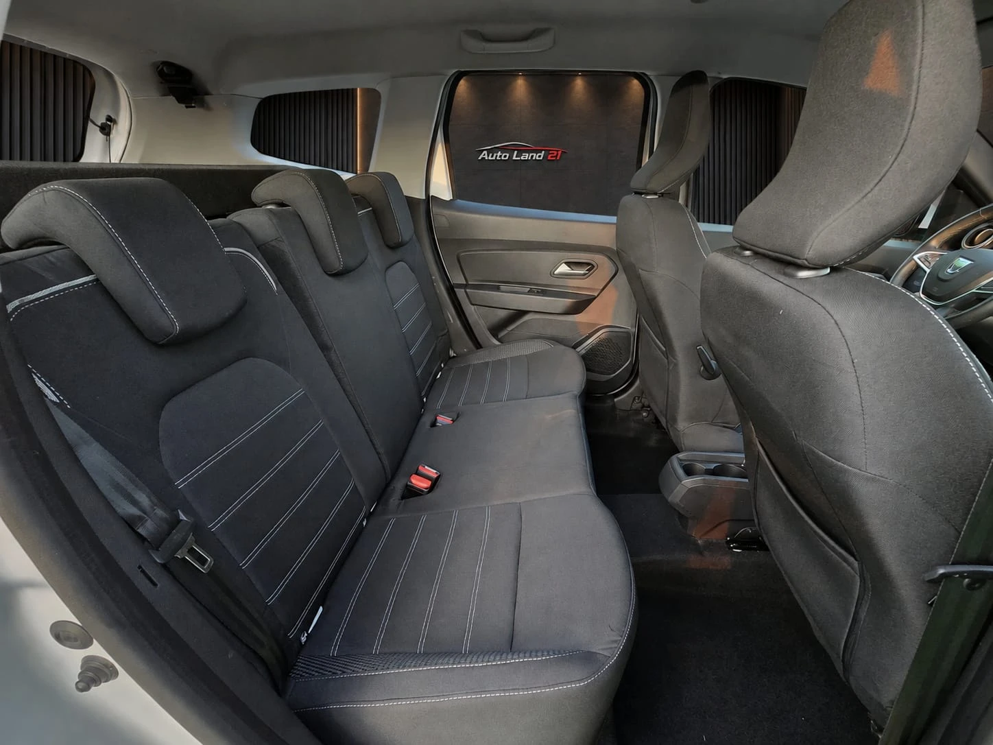 Dacia Duster 1.5BlueDCI* 115кс* 4x4* FACE LIFT* , снимка 10 - Автомобили и джипове - 55667646