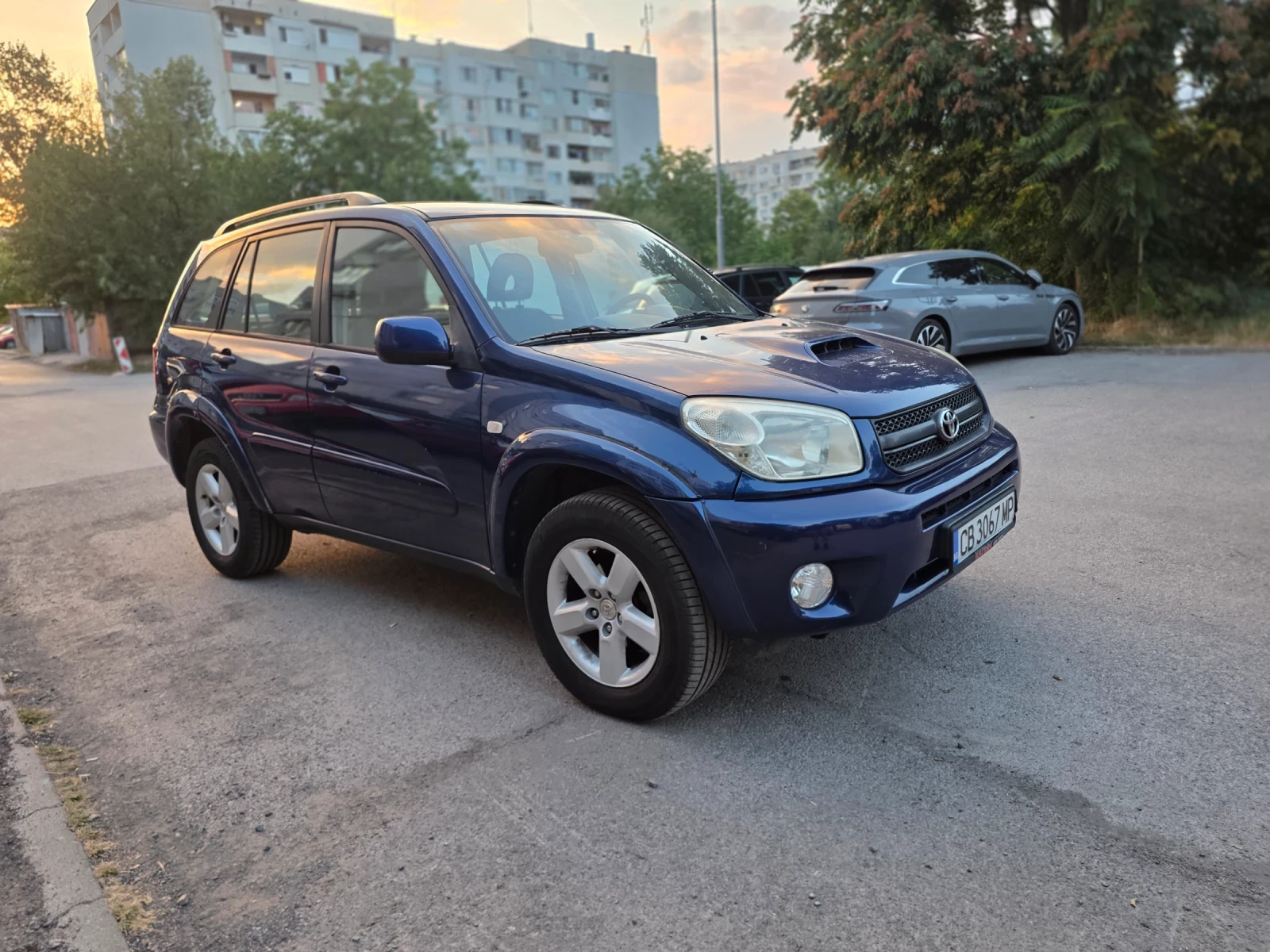 Toyota Rav4, снимка 2 - Автомобили и джипове - 56151219