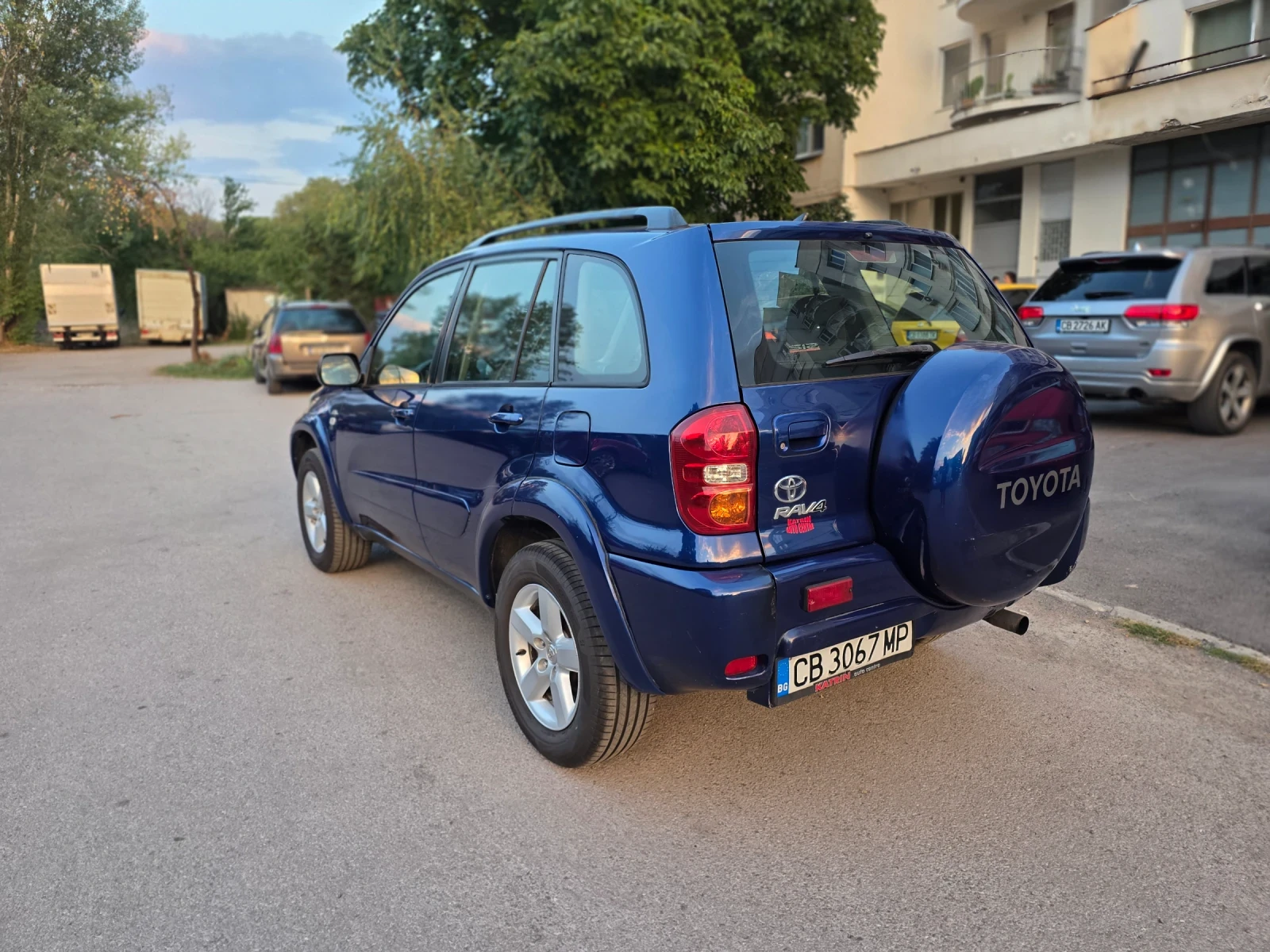Toyota Rav4, снимка 5 - Автомобили и джипове - 56151219