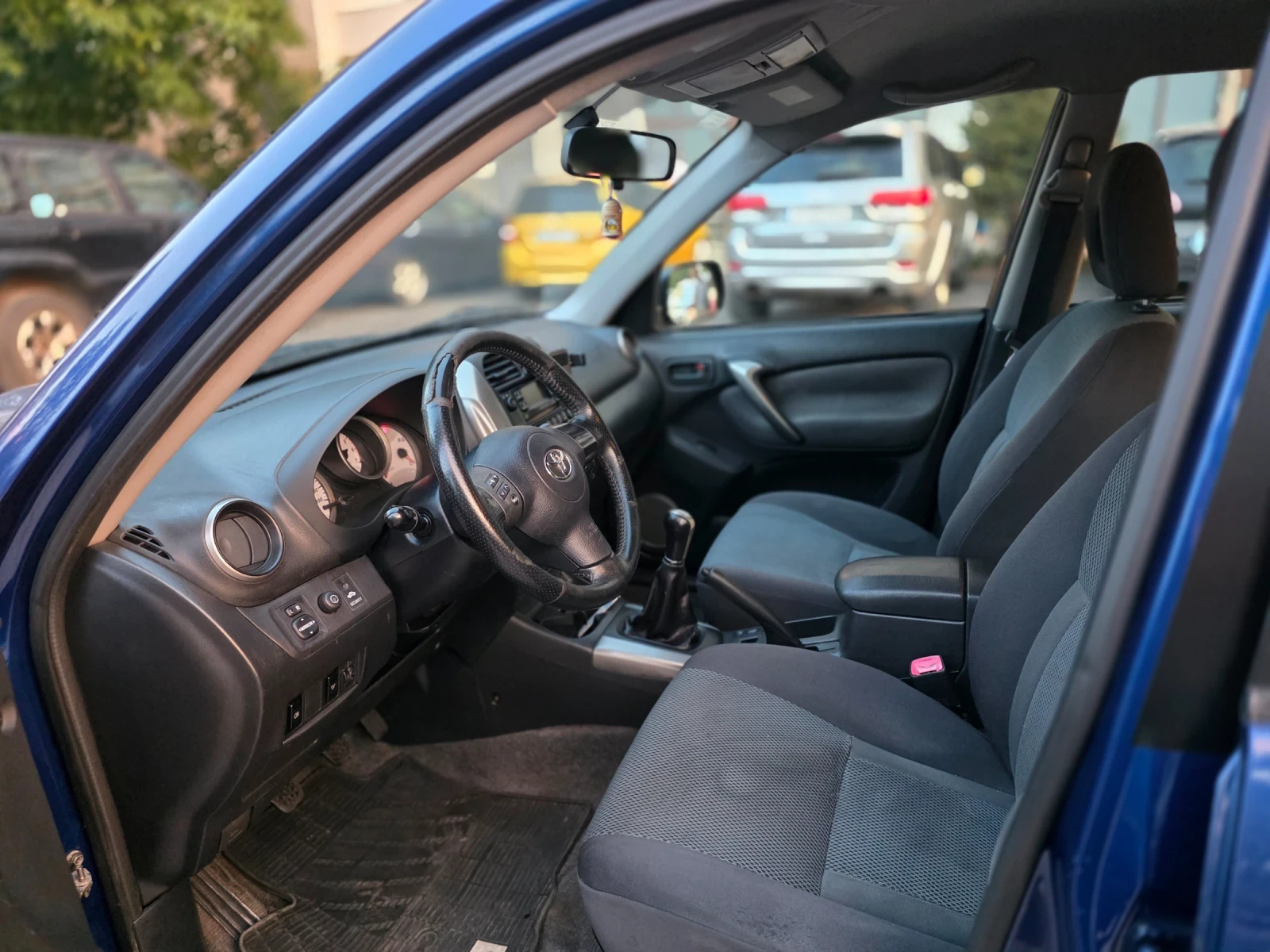 Toyota Rav4, снимка 7 - Автомобили и джипове - 56151219