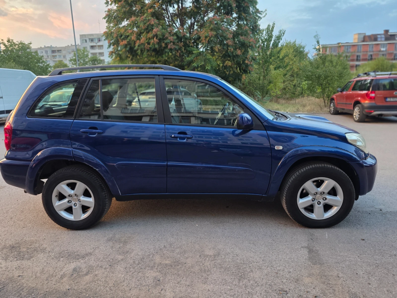 Toyota Rav4, снимка 3 - Автомобили и джипове - 56151219