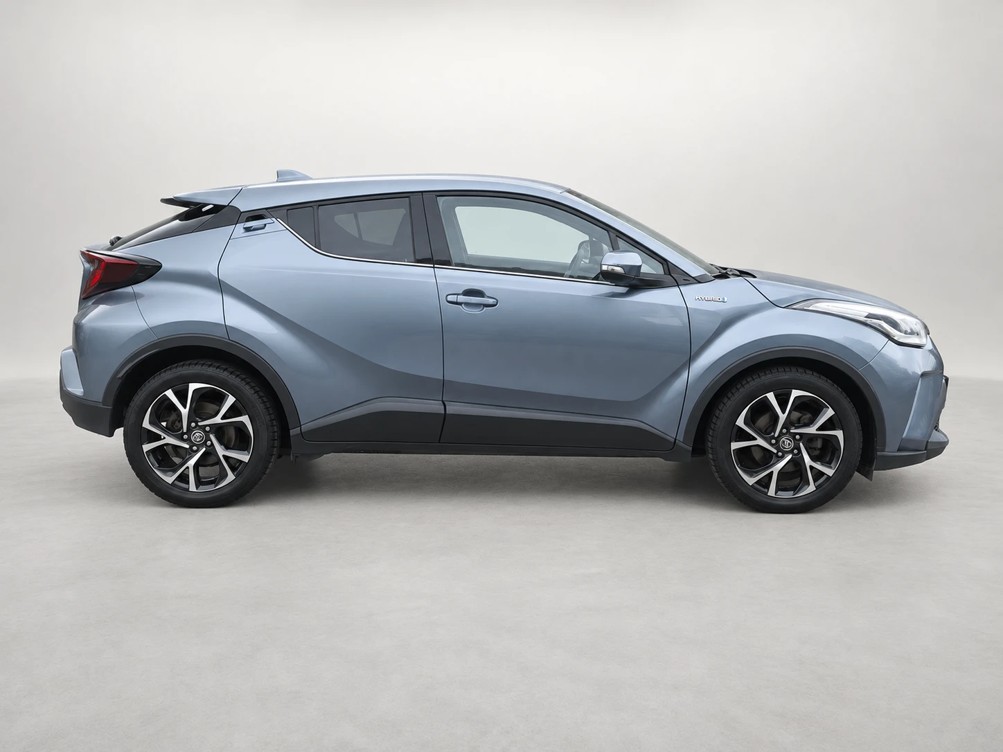 Toyota C-HR 1.8 Hybrid Club �������� | Mobile.bg � ����������� 4