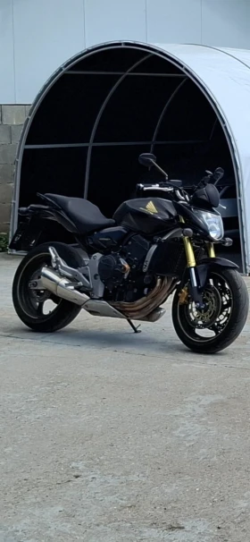 ������ Honda Hornet
