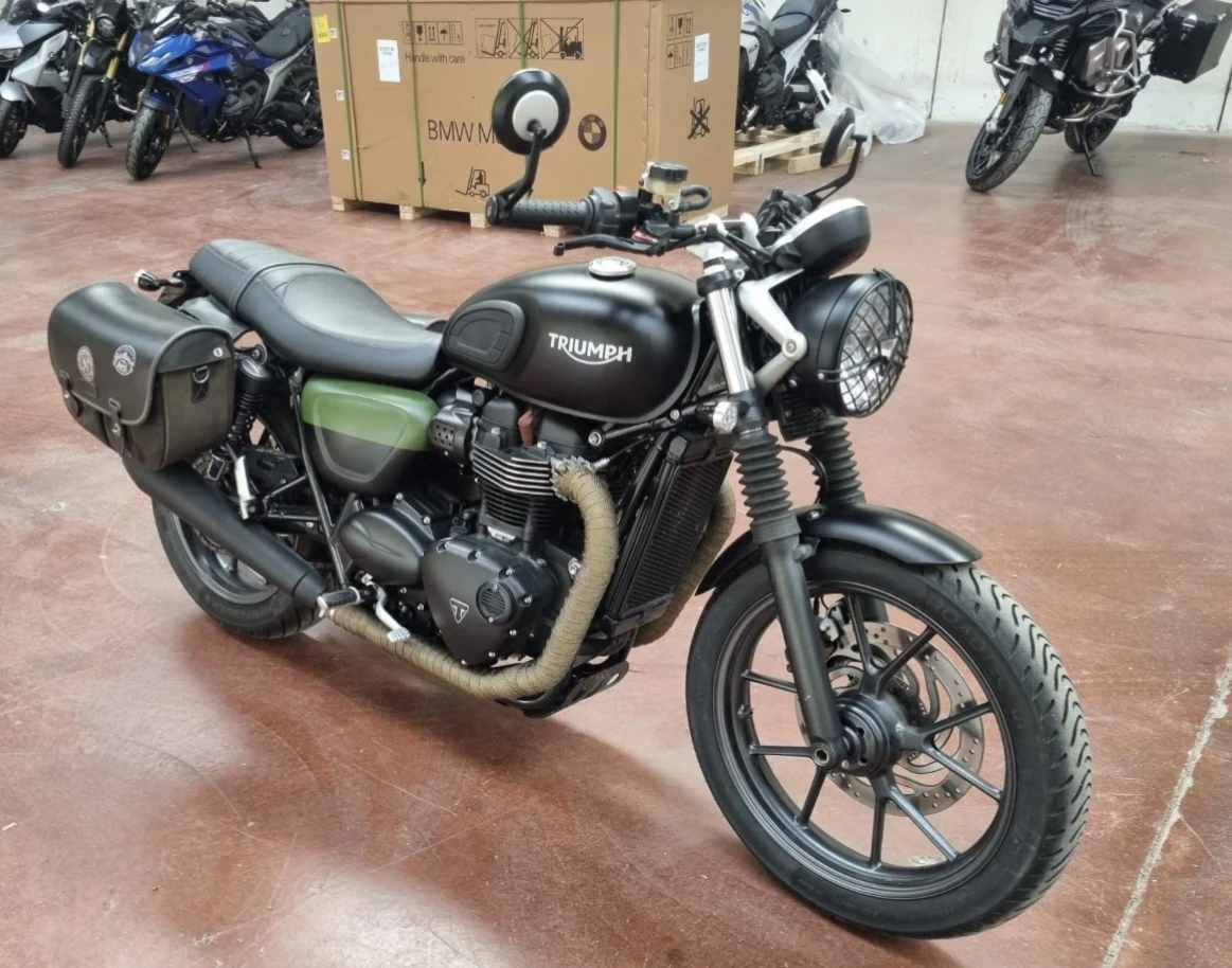 Triumph Street Twin 900