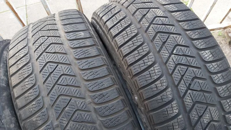 Гуми Зимни 245/40R18, снимка 5 - Гуми и джанти - 27316673