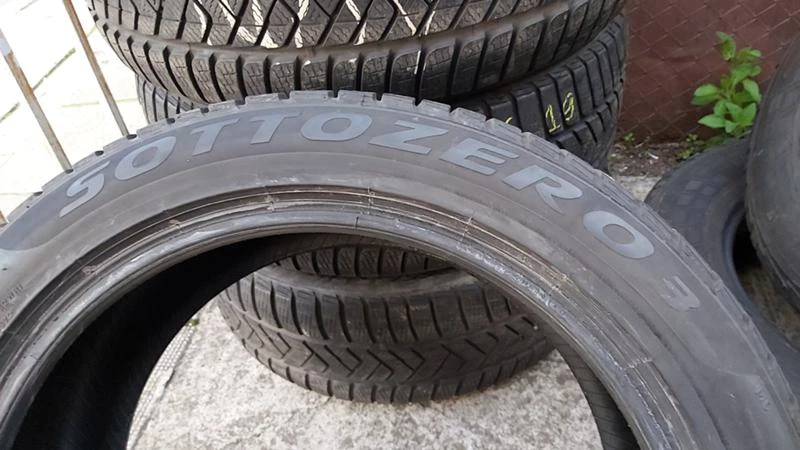 Гуми Зимни 245/40R18, снимка 8 - Гуми и джанти - 27316673