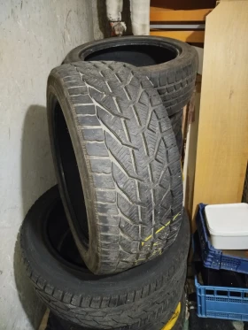 Гуми Зимни 235/45R18, снимка 15 - Гуми и джанти - 52378751