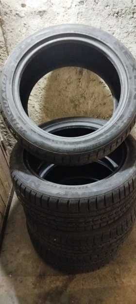 Гуми Зимни 235/45R18, снимка 11 - Гуми и джанти - 52378751