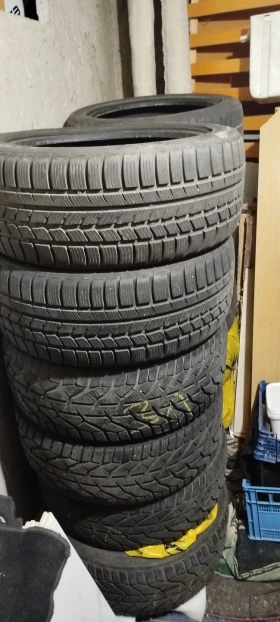 Гуми Зимни 235/45R18, снимка 17 - Гуми и джанти - 52378751