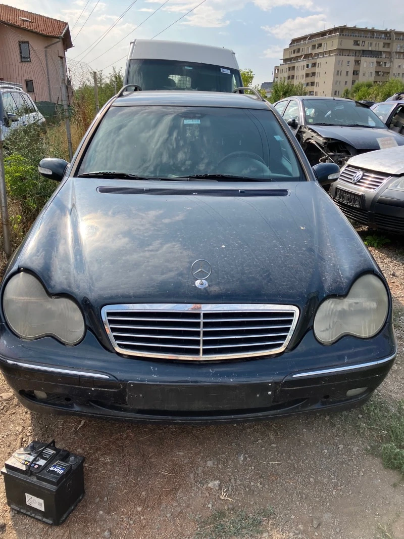 Mercedes-Benz C 220 2.2цди автомат, снимка 1 - Автомобили и джипове - 41946155