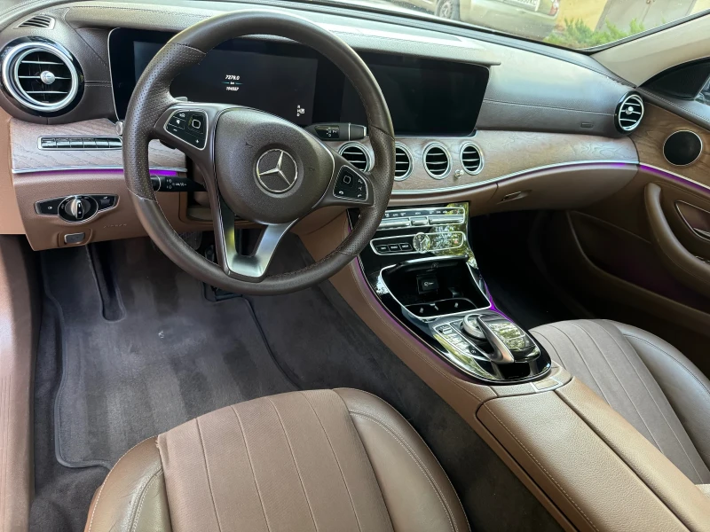 Mercedes-Benz E 220 Airmatic, Widescreen, Elegance , снимка 9 - Автомобили и джипове - 47738840