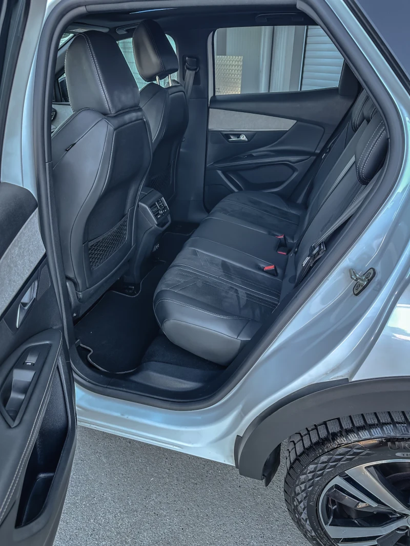 Peugeot 3008 1.5HDI * GT Line * Keyless * PANORAMA * Ambient L, снимка 12 - Автомобили и джипове - 52542254