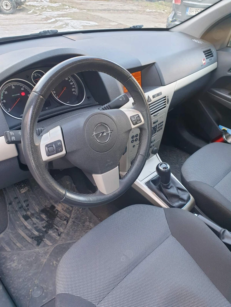 Opel Astra 1.7 CDTI - EcoFlex, снимка 7 - Автомобили и джипове - 53293147