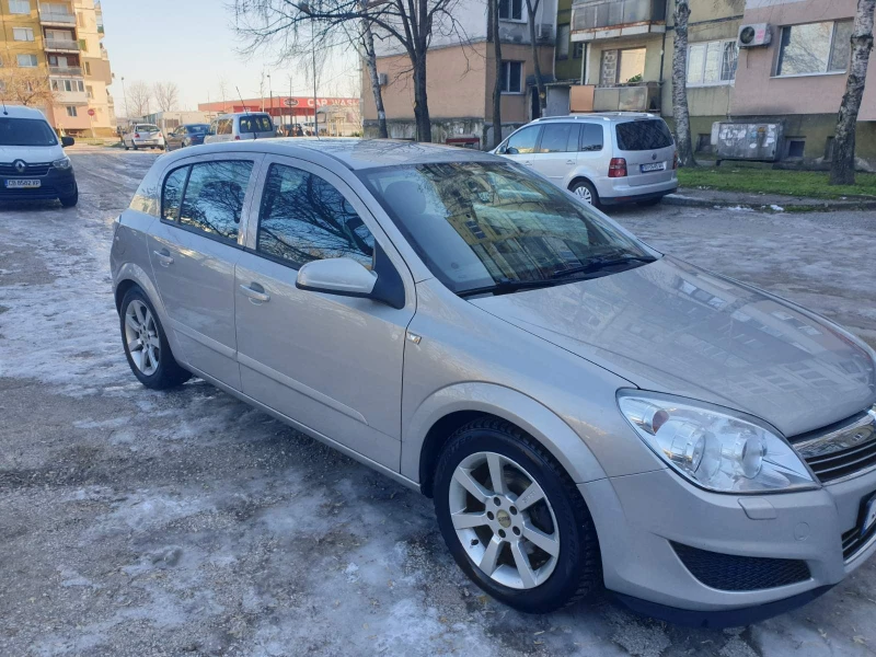 Opel Astra 1.7 CDTI - EcoFlex, снимка 4 - Автомобили и джипове - 53293147