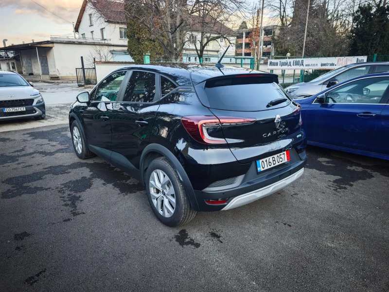 Renault Captur 1.6i E-TECH HYBRID, снимка 4 - Автомобили и джипове - 53434483