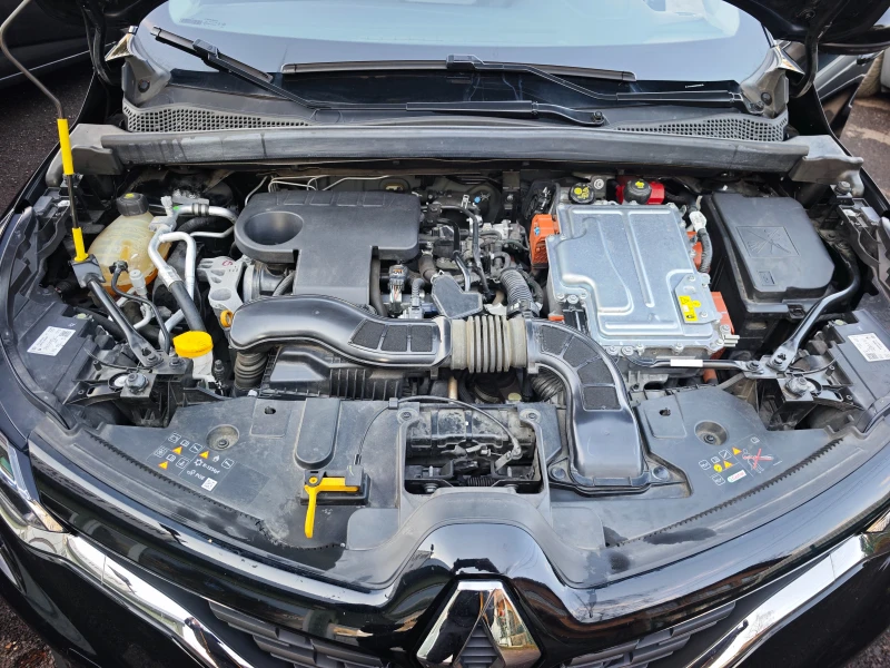 Renault Captur 1.6i E-TECH HYBRID, снимка 13 - Автомобили и джипове - 53434483