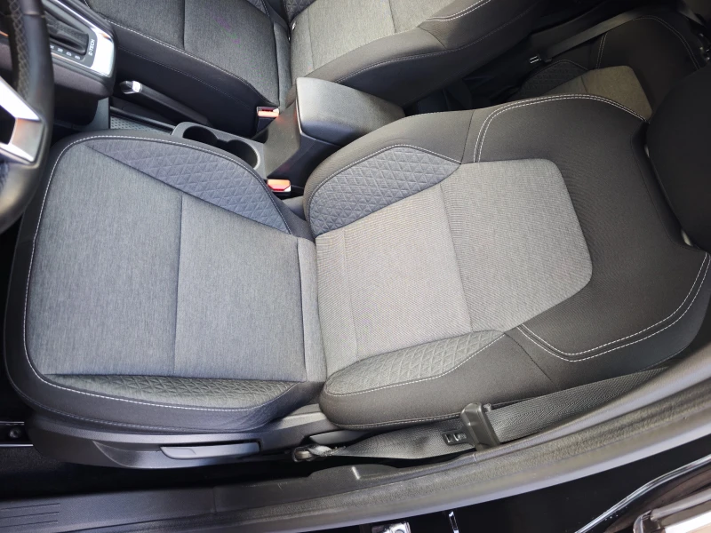 Renault Captur 1.6i E-TECH HYBRID, снимка 7 - Автомобили и джипове - 53434483