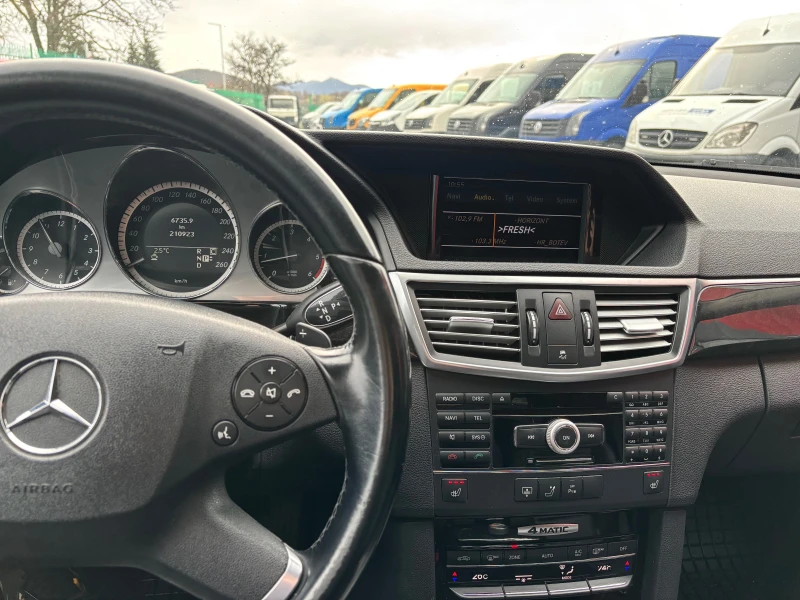 Mercedes-Benz E 350 БЕЗУПРЕЧНА!!, снимка 8 - Автомобили и джипове - 53526003