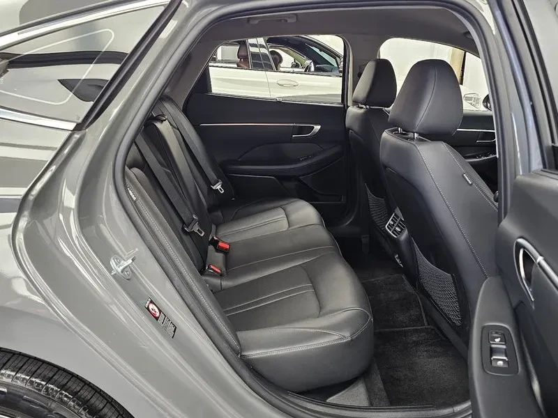 Hyundai Sonata 2.0 Premium Family, снимка 11 - Автомобили и джипове - 56130563