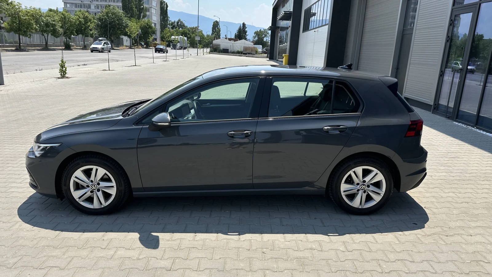 VW Golf 1.5eTSI Гаранция - изображение 4