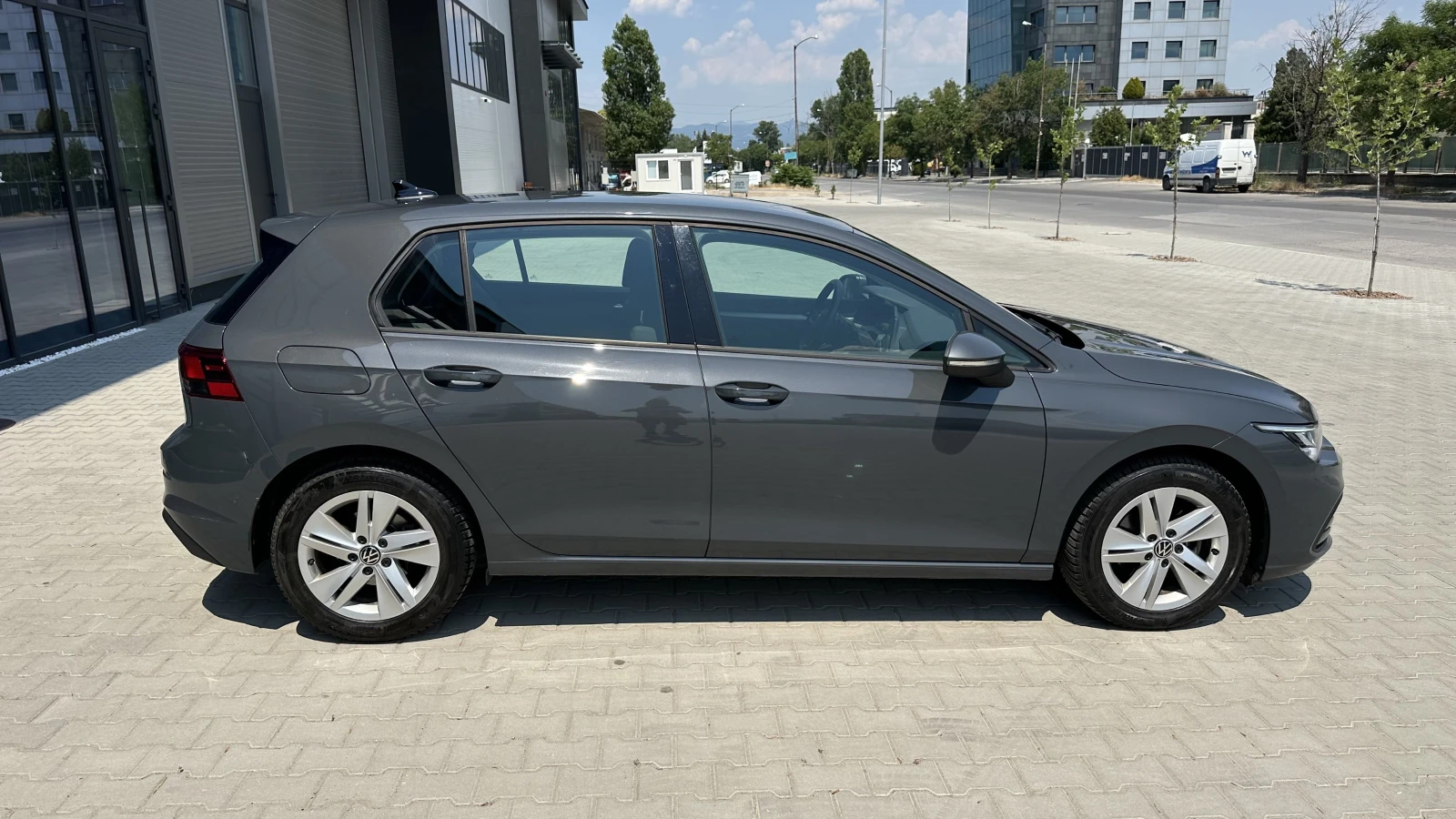 VW Golf 1.5eTSI Гаранция - изображение 8