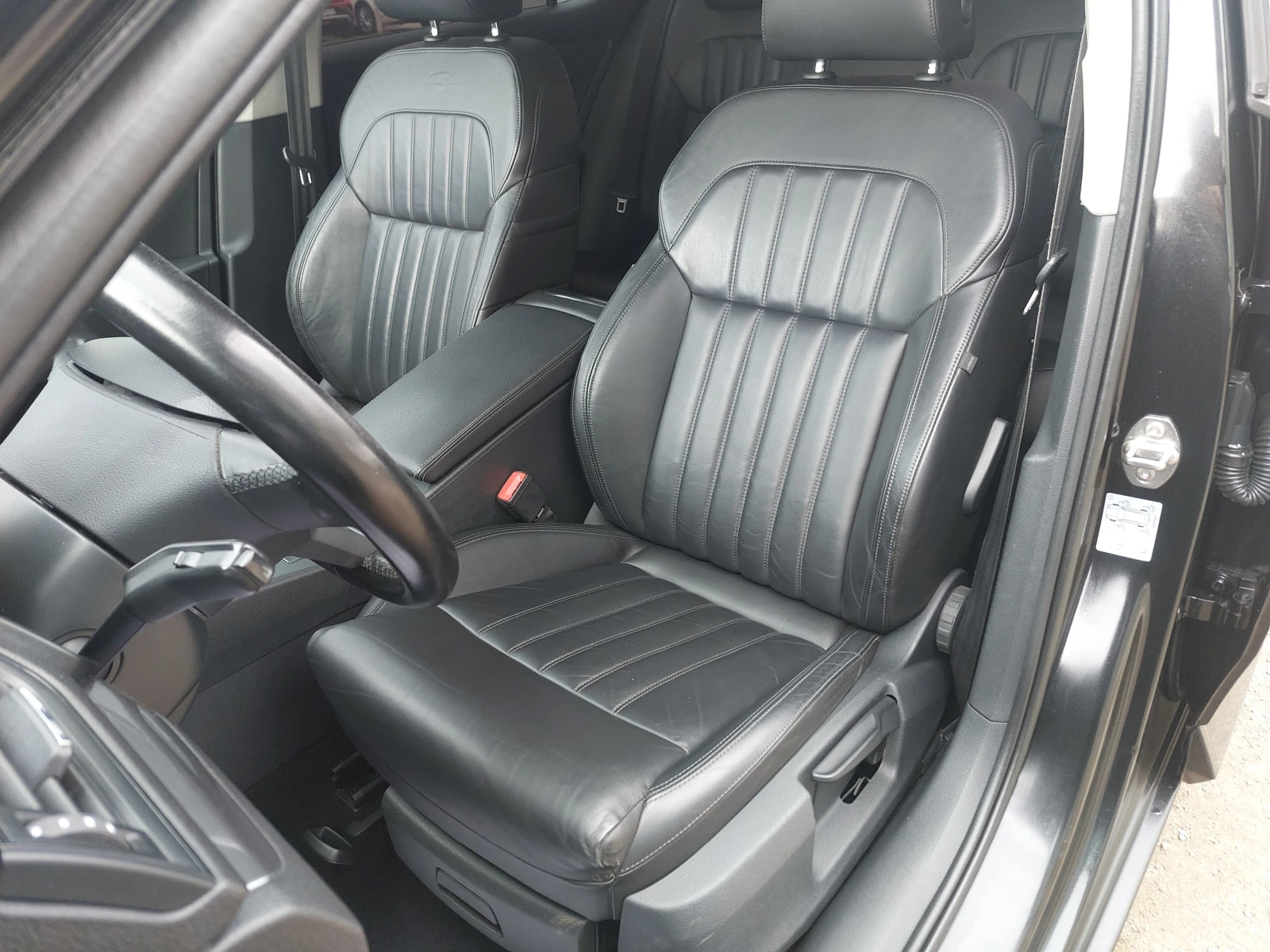 Skoda Superb 2.0TDi EXECUTIVE CARPLAY, снимка 16 - Автомобили и джипове - 51994253