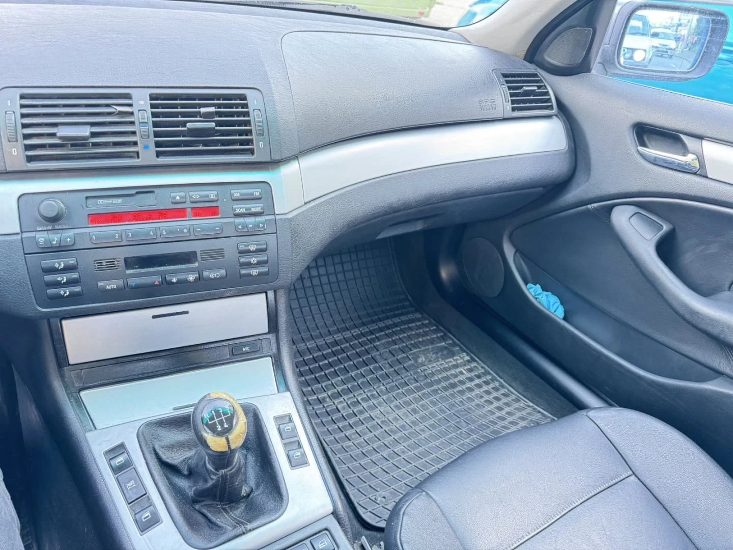 BMW 320 320d 5 скорости, фейслифт - изображение 10