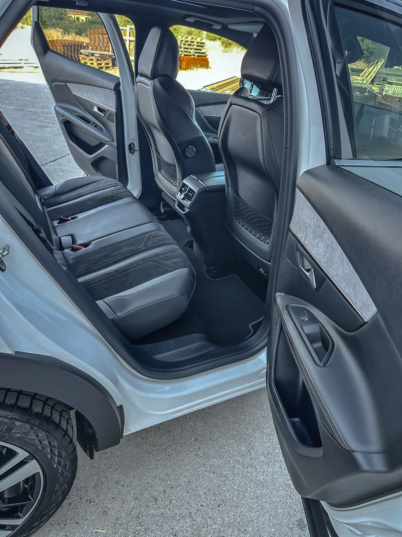 Peugeot 3008 1.5HDI * GT Line * Keyless * PANORAMA * Ambient L | Mobile.bg   13