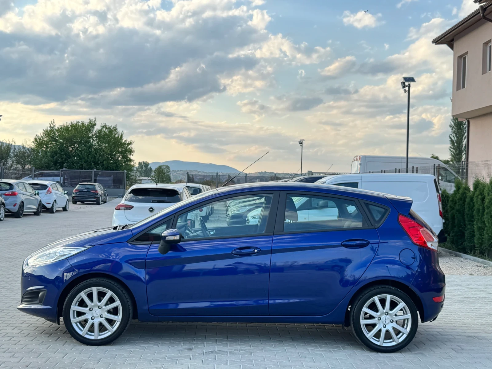 Ford Fiesta 1.5TDCI SPORT NAVI EURO-6 - изображение 2