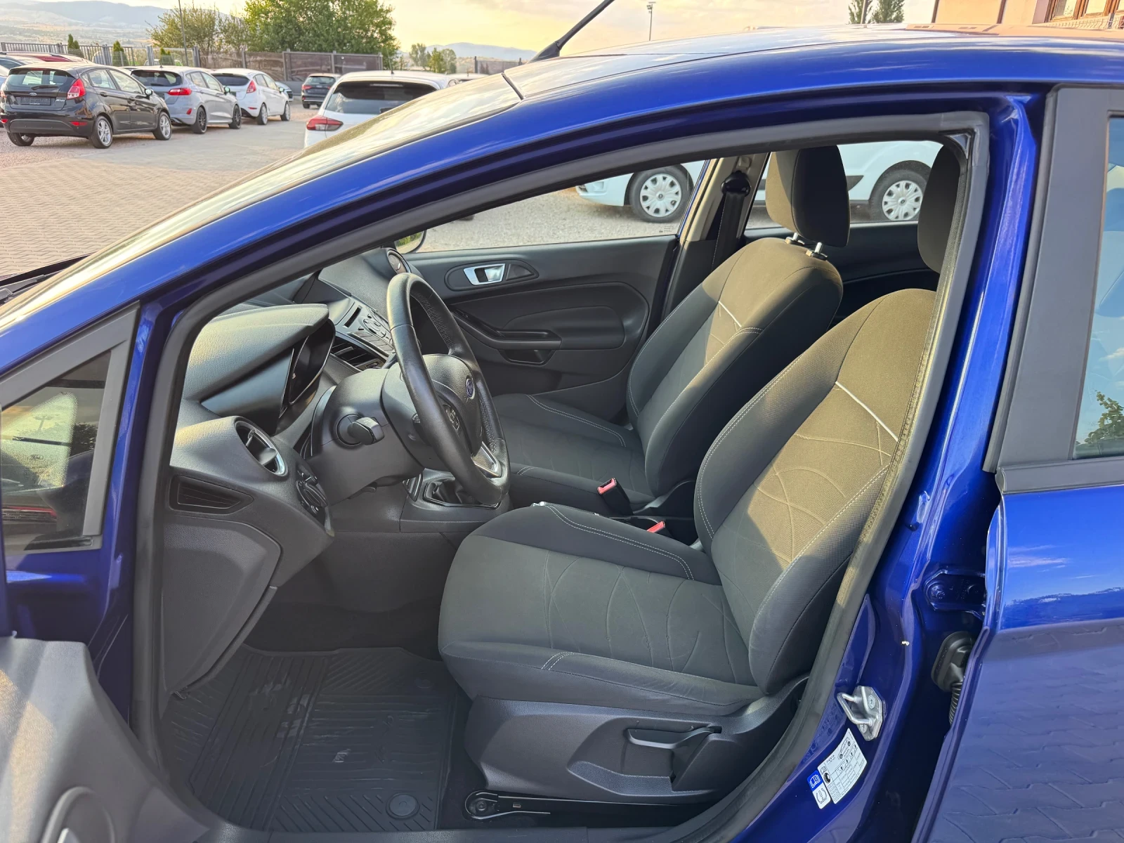 Ford Fiesta 1.5TDCI SPORT NAVI EURO-6 - изображение 10