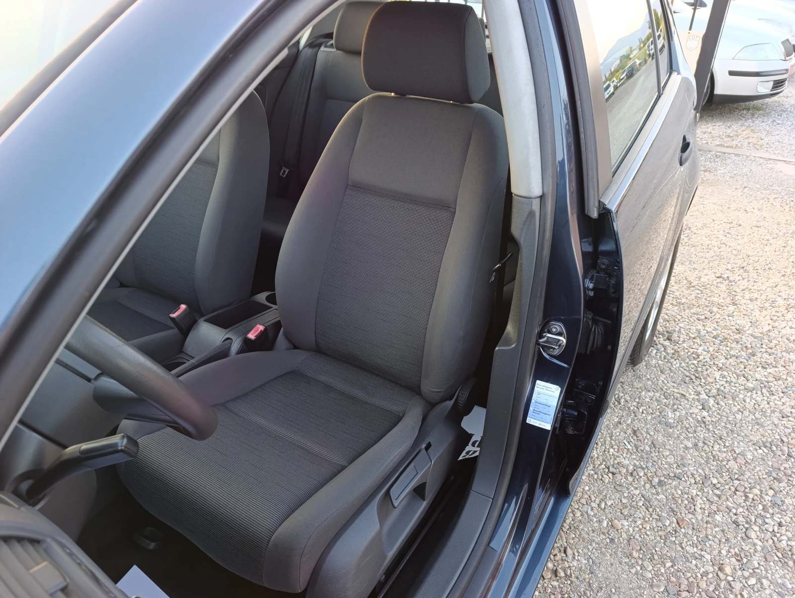 VW Golf 1.4-16v БЕНЗИН - изображение 10