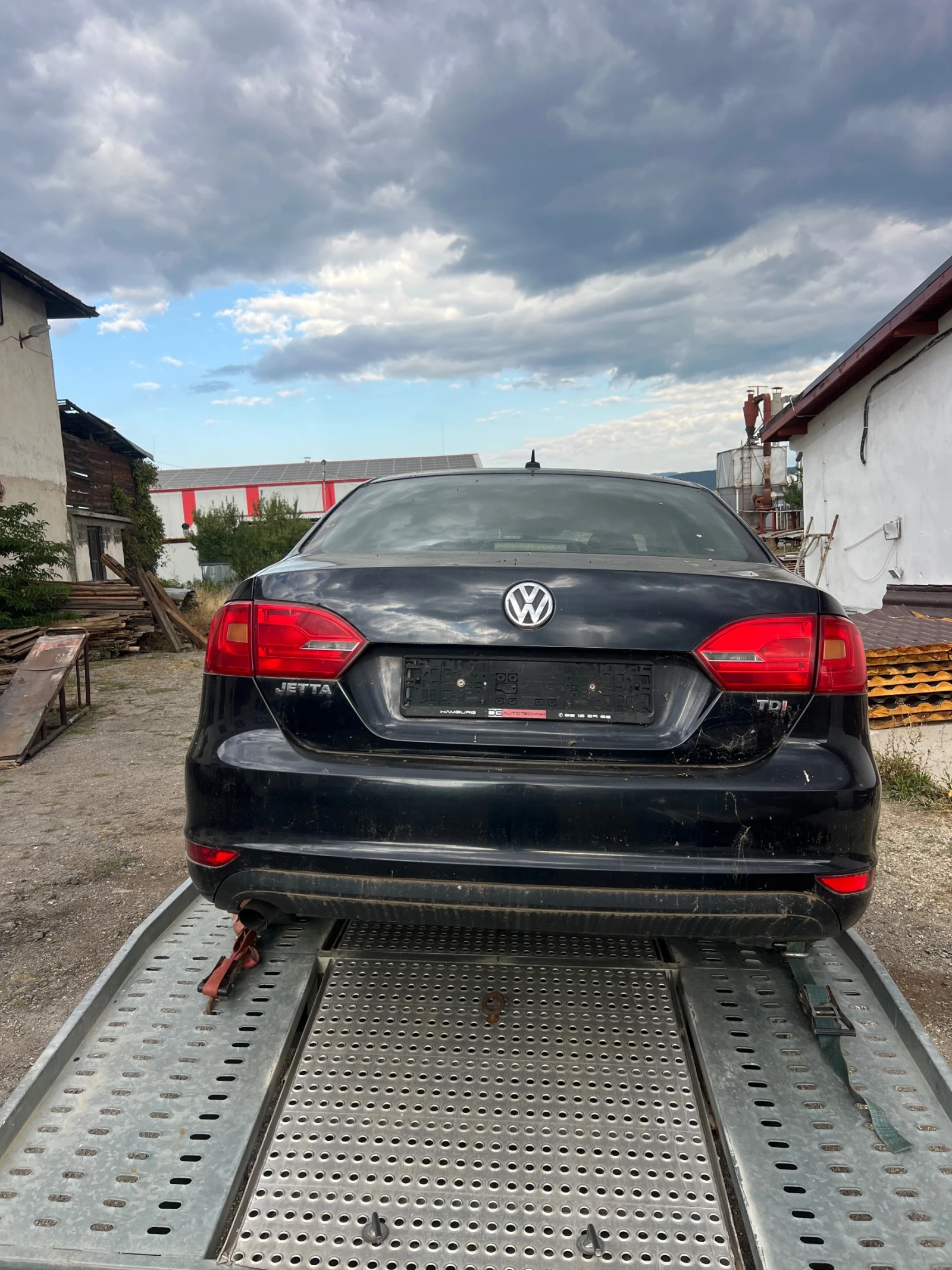 VW Jetta 1.6TDI na 4asti | Mobile.bg   3