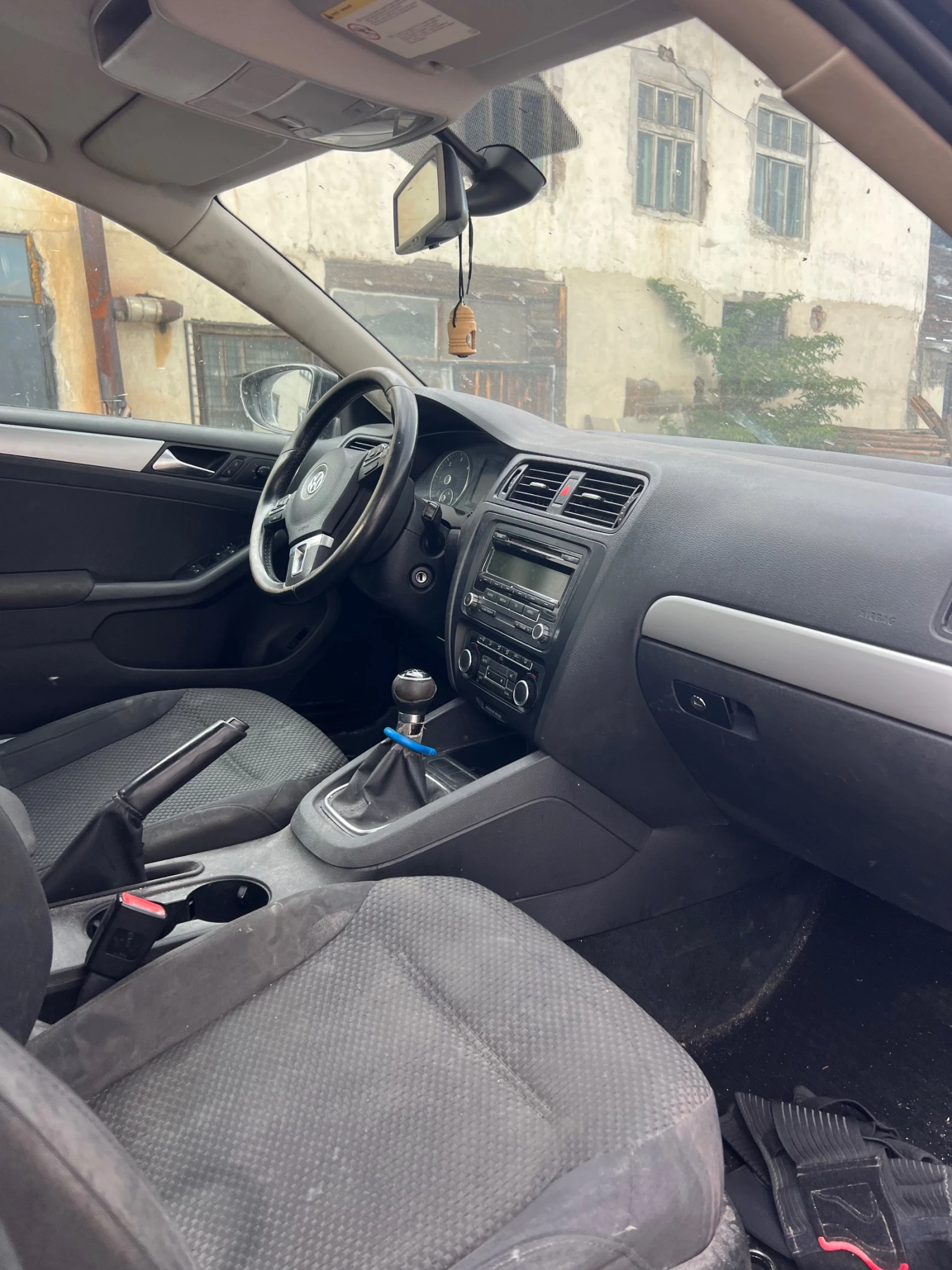 VW Jetta 1.6TDI na 4asti | Mobile.bg   5