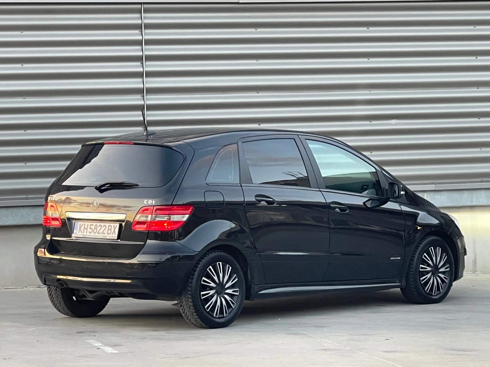 Mercedes-Benz B 180 CDI EXECUTIVE 80 000 KM. 2 ЧИФТА ДЖАНТИ С ГУМИ - изображение 8