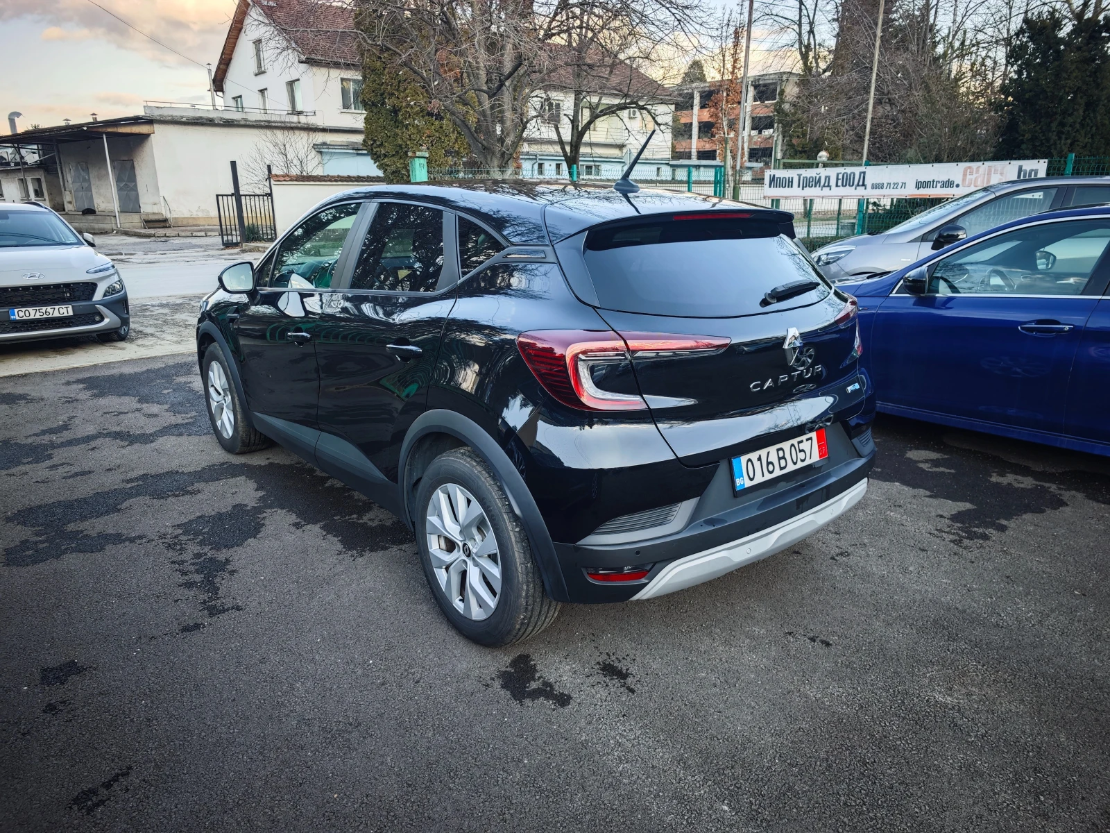 Renault Captur 1.6i E-TECH HYBRID - изображение 4