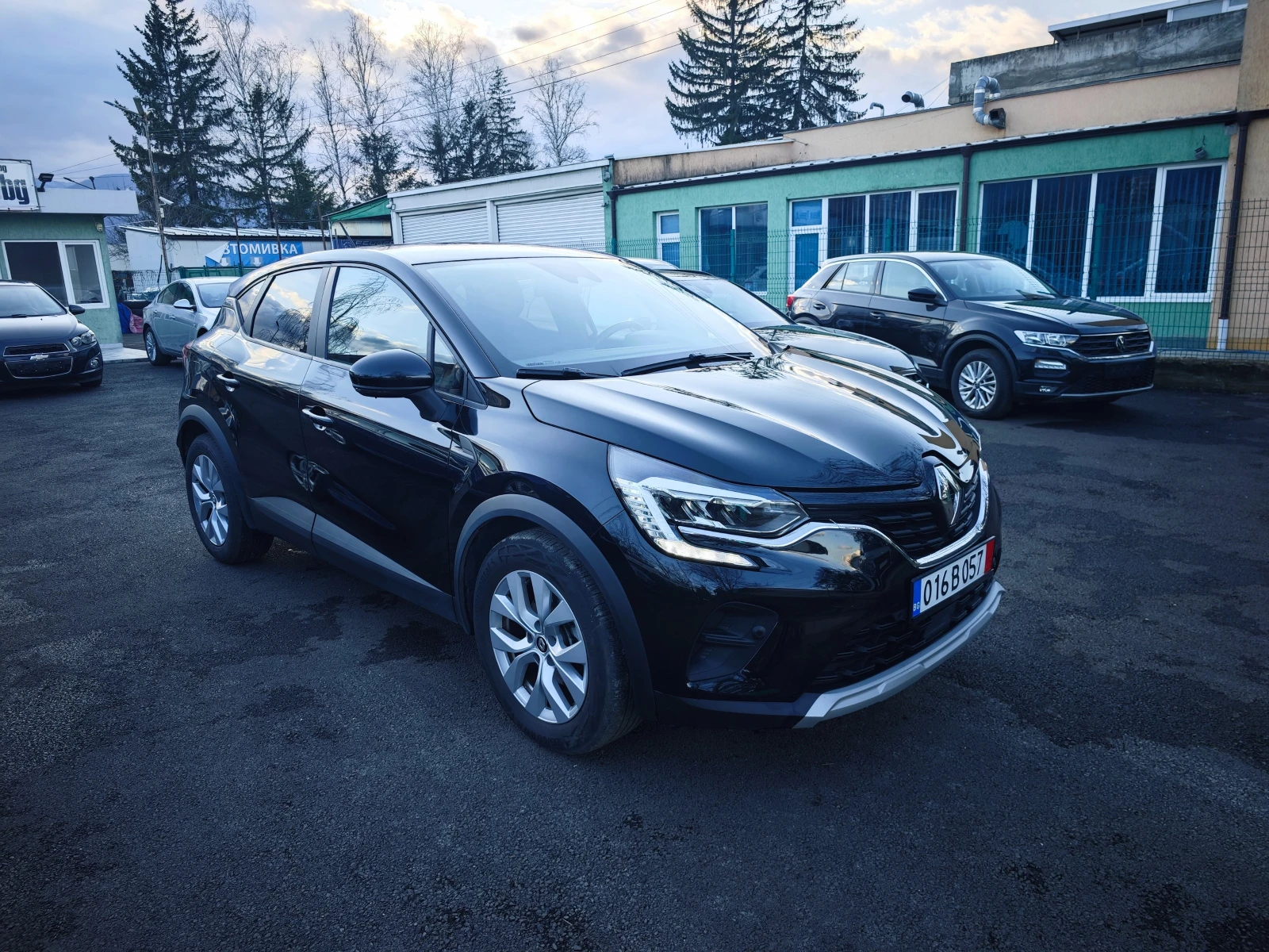 Renault Captur 1.6i E-TECH HYBRID - изображение 3