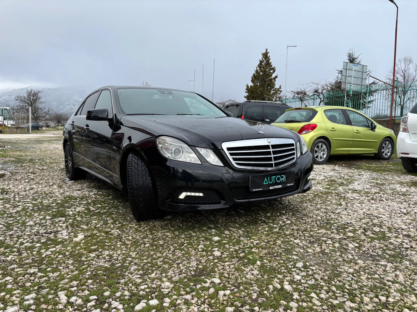 Mercedes-Benz E 350 БЕЗУПРЕЧНА!! - изображение 3