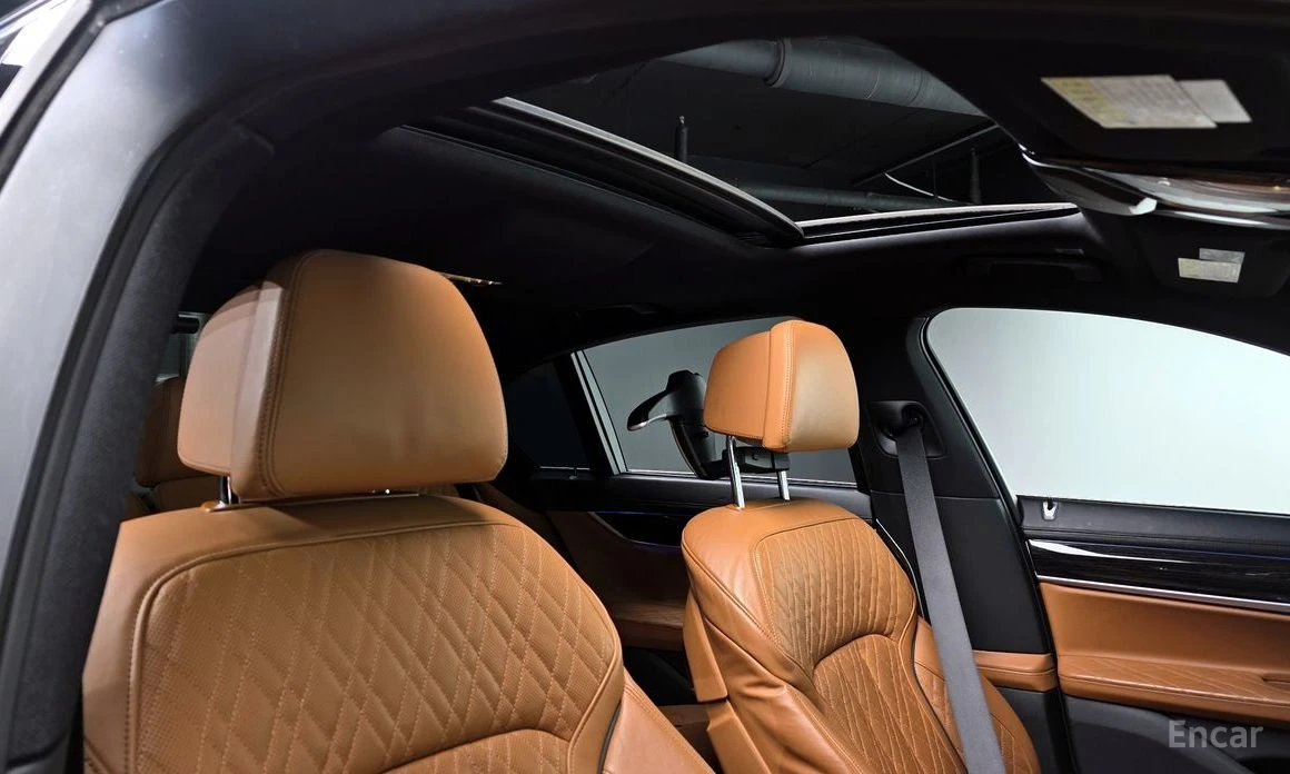 BMW 740 PURE* EXCELLENCE* XDRIVE* ОБДУХВАНЕ* ХЕДЪП* МАСАЖ*, снимка 13 - Автомобили и джипове - 54116250