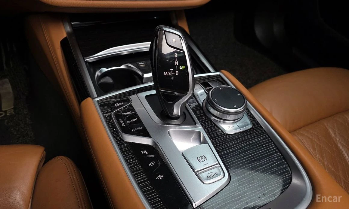 BMW 740 PURE* EXCELLENCE* XDRIVE* ОБДУХВАНЕ* ХЕДЪП* МАСАЖ*, снимка 11 - Автомобили и джипове - 54116250