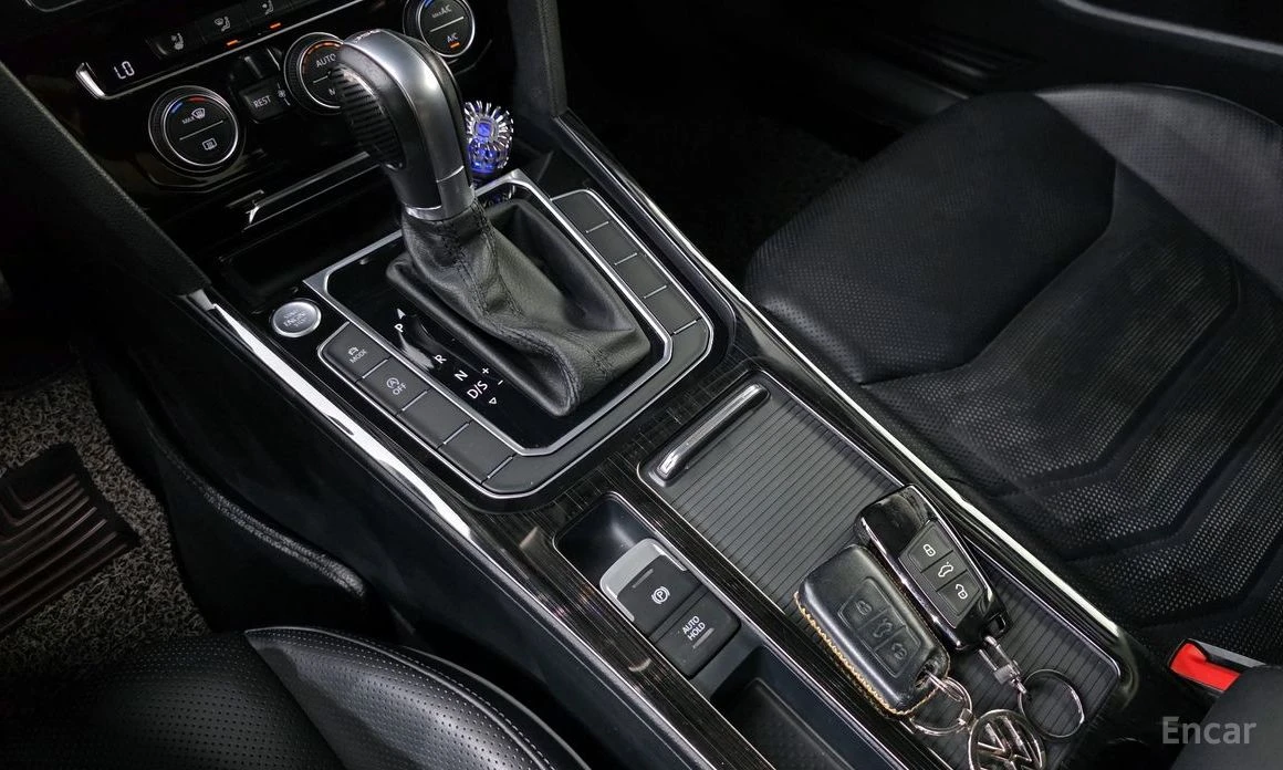 VW Arteon * PREMIUM* 2.0TDI* AMBIENT* КАМЕРИ* 360* ПОДГРЕВ* , снимка 10 - Автомобили и джипове - 54220088