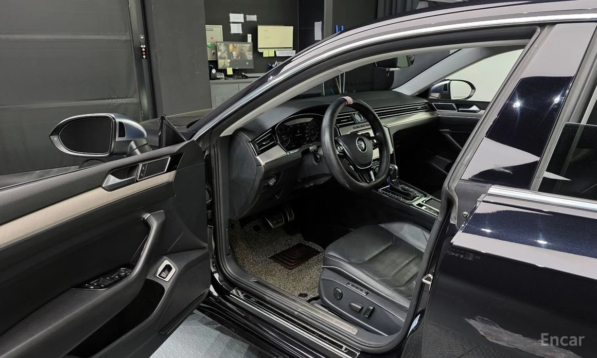 VW Arteon * PREMIUM* 2.0TDI* AMBIENT* КАМЕРИ* 360* ПОДГРЕВ* , снимка 7 - Автомобили и джипове - 54220088