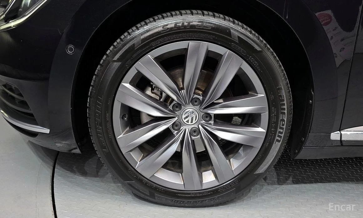 VW Arteon * PREMIUM* 2.0TDI* AMBIENT* КАМЕРИ* 360* ПОДГРЕВ* , снимка 13 - Автомобили и джипове - 54220088