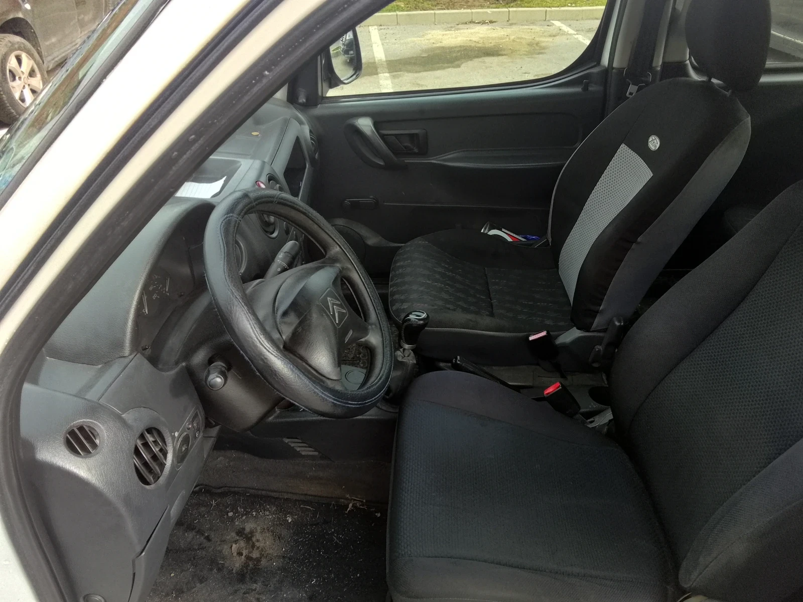 Citroen Berlingo 1.6hdi, снимка 4 - Автомобили и джипове - 54337006