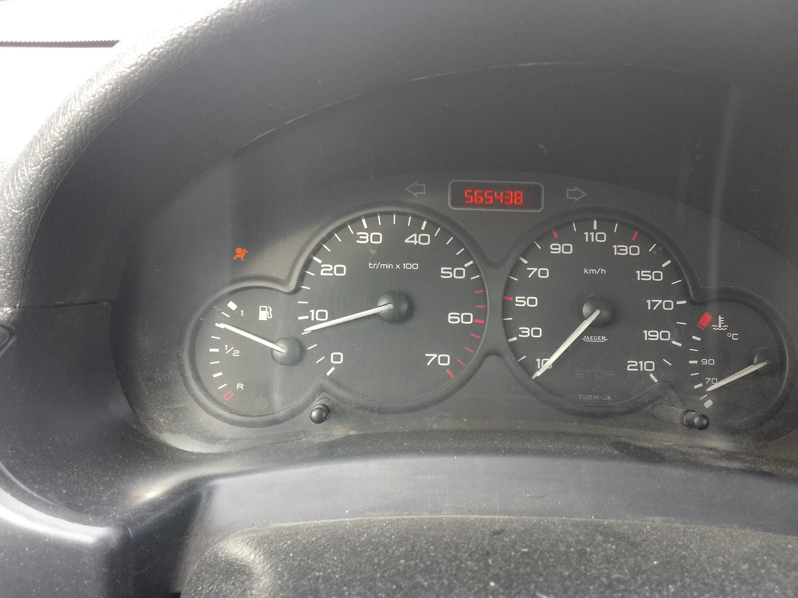 Citroen Berlingo 1.6hdi, снимка 3 - Автомобили и джипове - 54337006