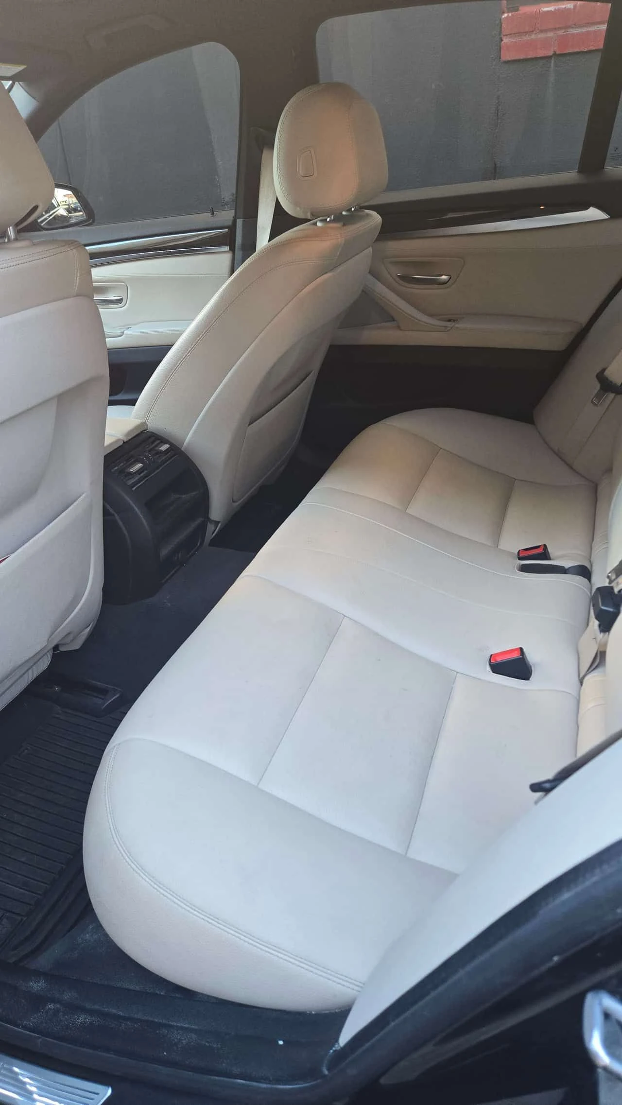 BMW 535 * 4dr Sdn 535i xDrive AWD * CARFAX * ЦЕНА ДО БГ, снимка 7 - Автомобили и джипове - 54948235