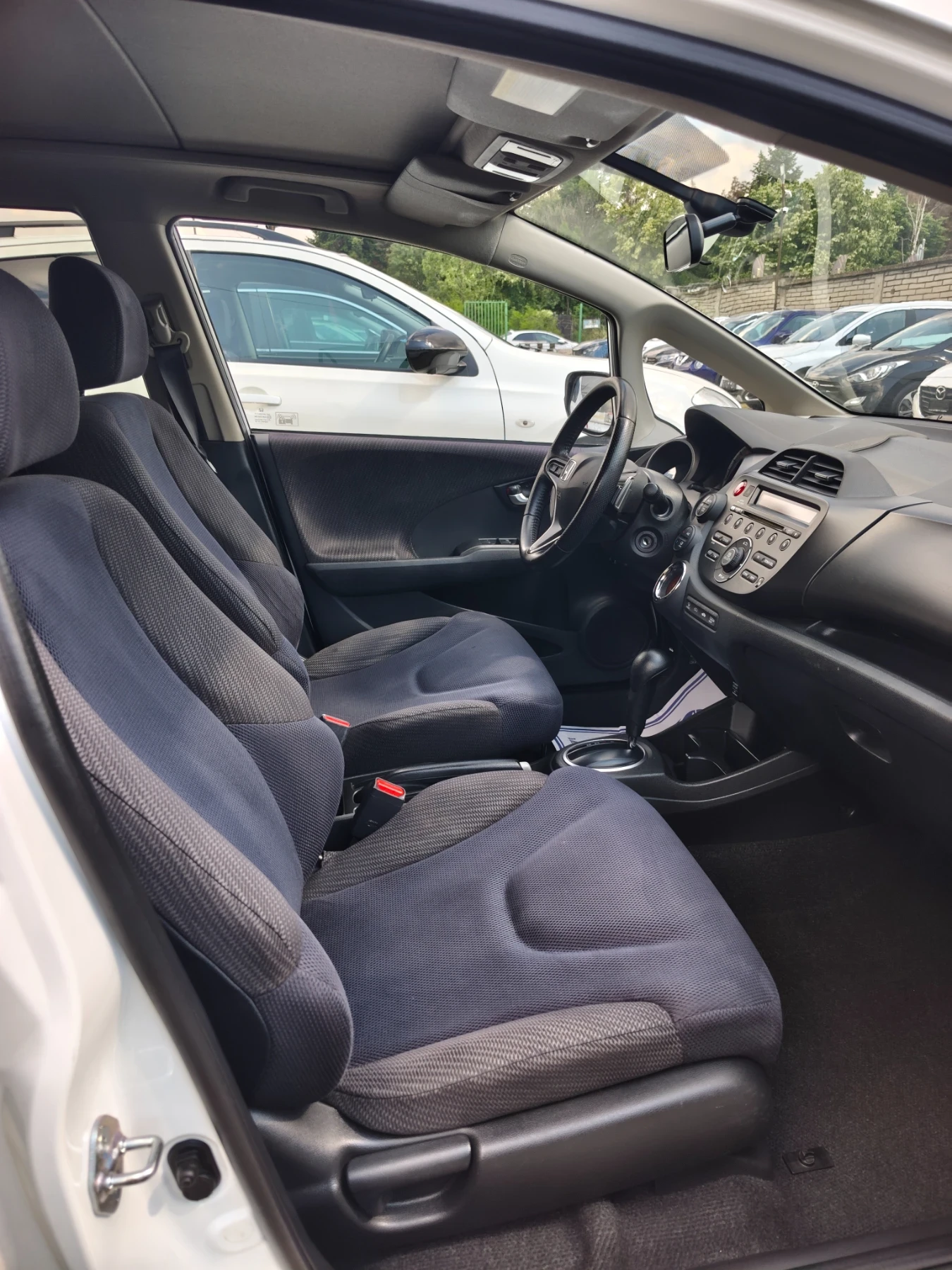 Honda Jazz 1.4 автоматик . Панорама . фейслифт., снимка 13 - Автомобили и джипове - 55061531