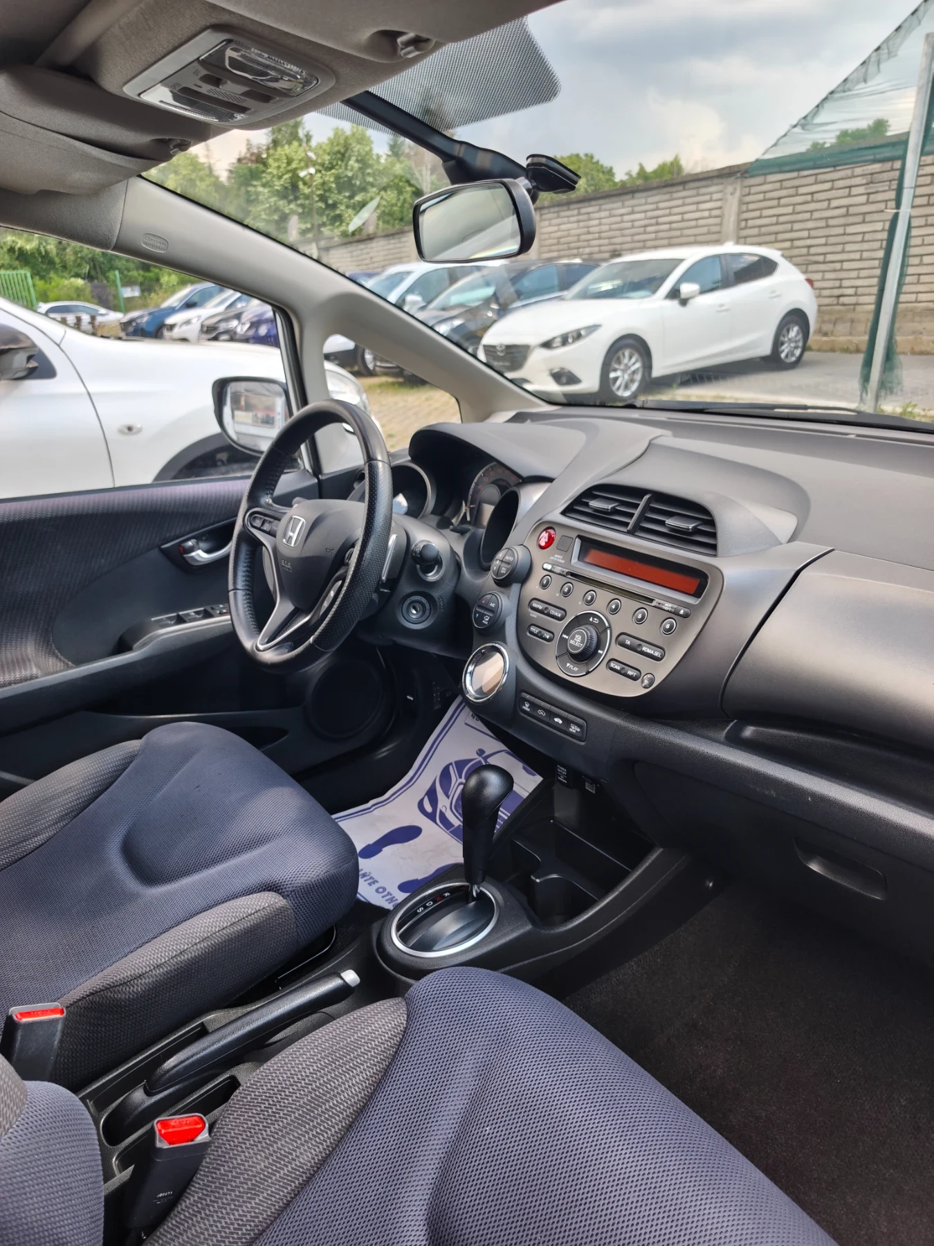 Honda Jazz 1.4 автоматик . Панорама . фейслифт., снимка 14 - Автомобили и джипове - 55061531